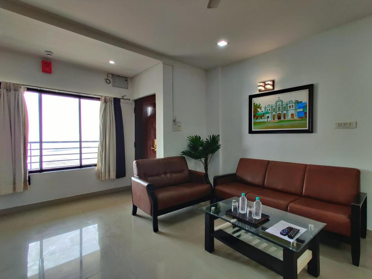 Golden Chariot Hotel Daman Ngoại thất bức ảnh
