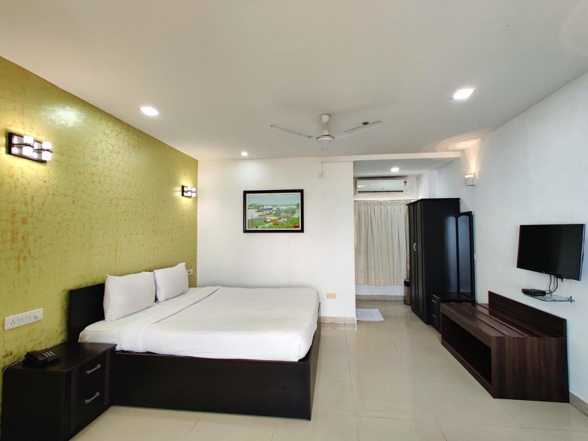 Golden Chariot Hotel Daman Ngoại thất bức ảnh