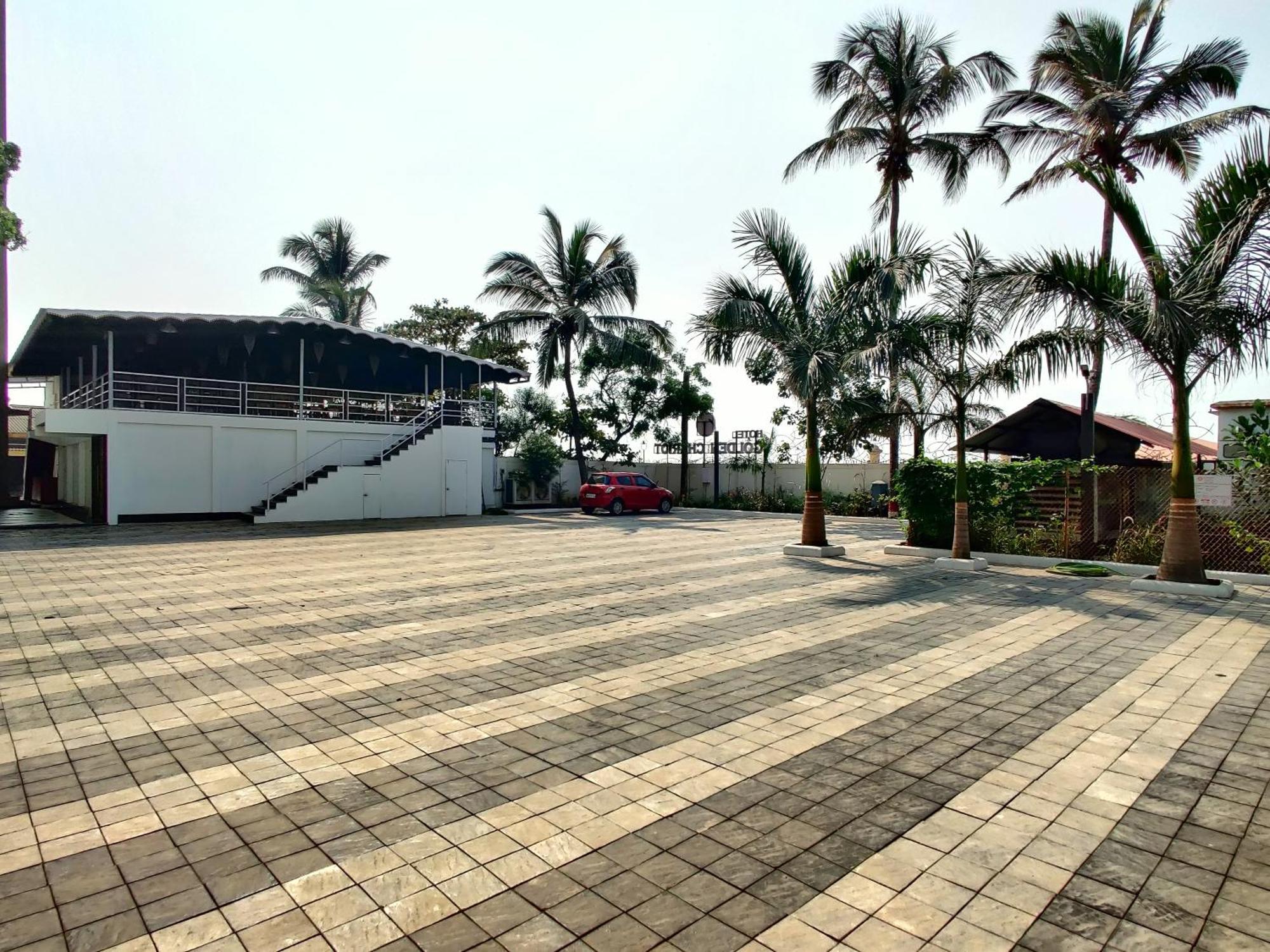 Golden Chariot Hotel Daman Ngoại thất bức ảnh