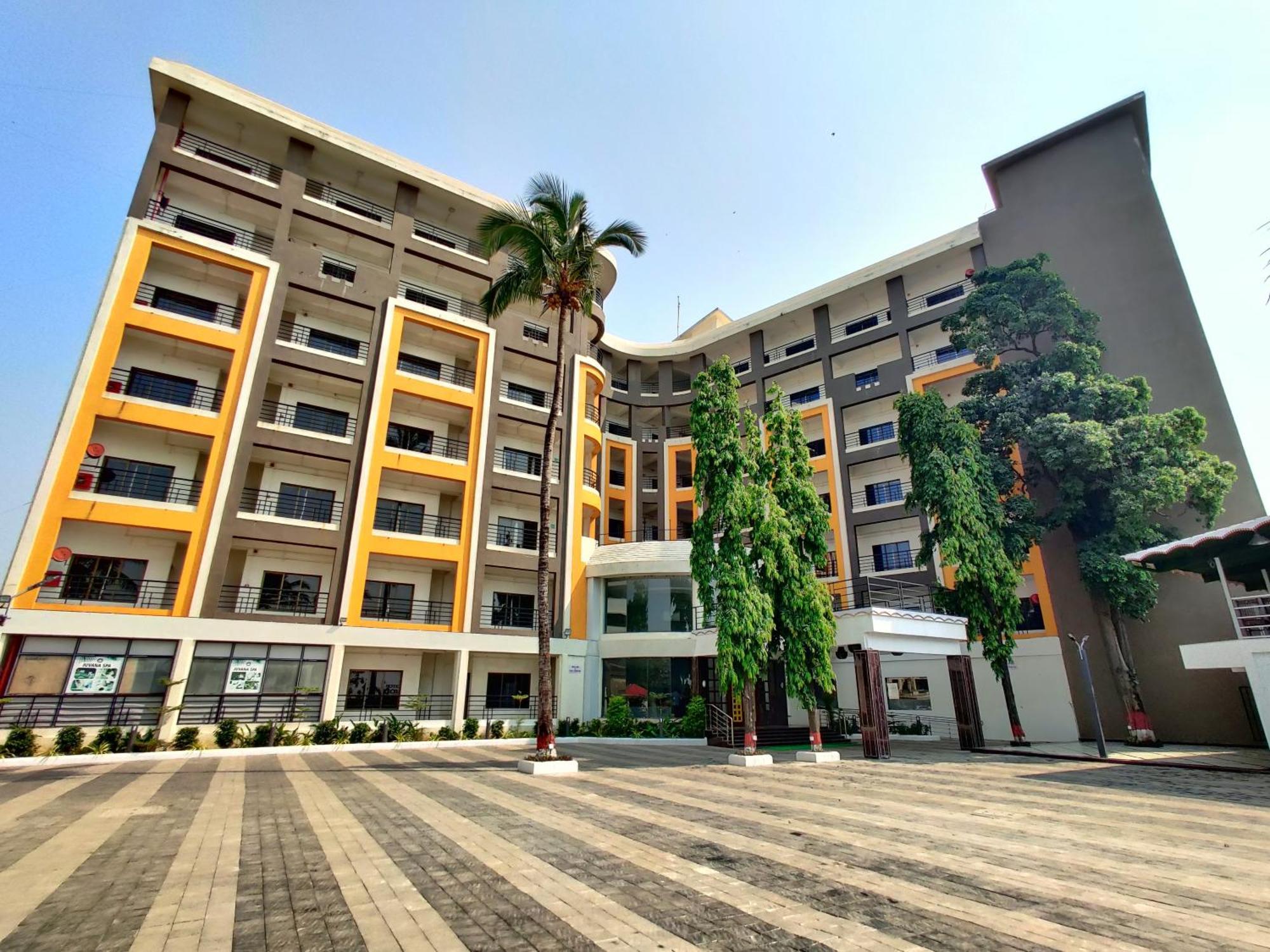 Golden Chariot Hotel Daman Ngoại thất bức ảnh