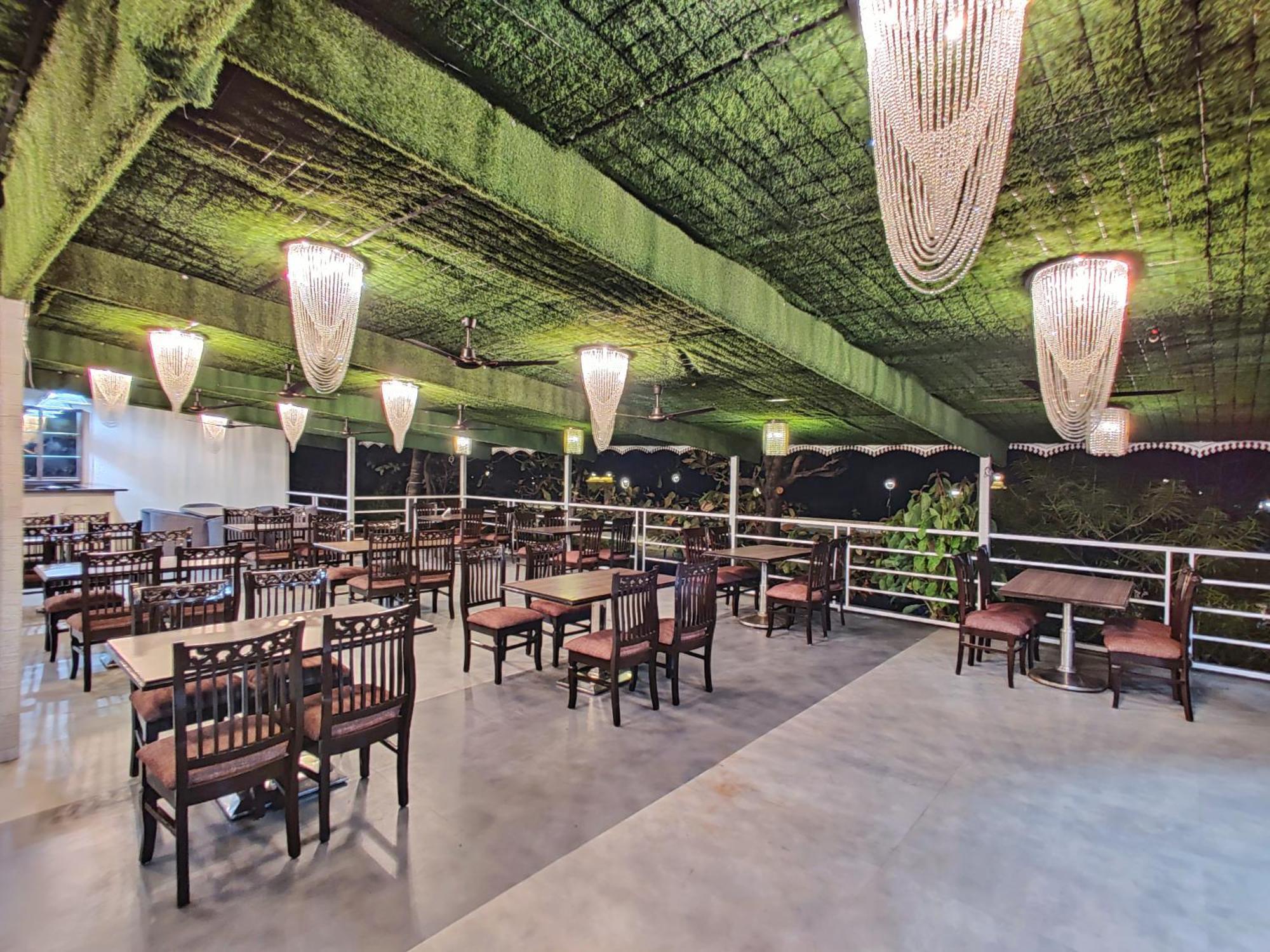 Golden Chariot Hotel Daman Ngoại thất bức ảnh